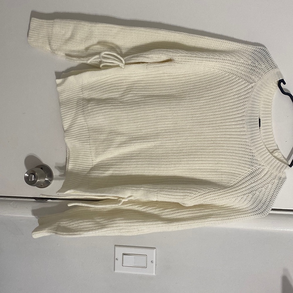 Tie side slit long sleeve